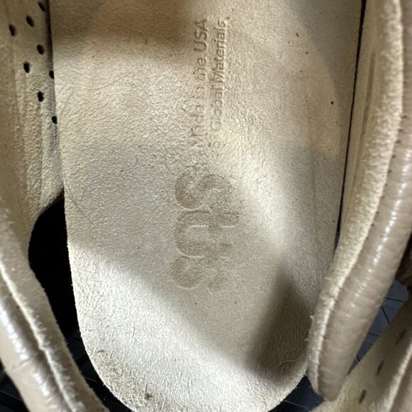 SAS Womens Size 8N Relaxed Beige Leather Flats Sandals Comfortable Orthopedic - Picture 7 of 10